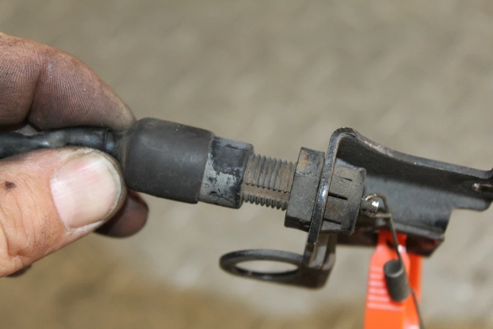 1989 KAWASAKI NINJA 750R ZX750F SENSOR DE FREIO TRASEIRO - Imagem 3 de 4