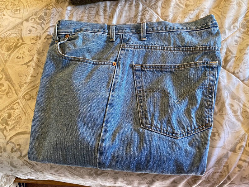 Vintage Levi's 560 ~ COMFORT LOOSE Fit TAPERED Leg Blue Jeans - Men Size 42 x 30