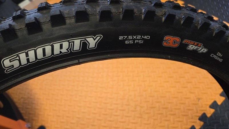 Maxxis Shorty 27.5x2.40 Max Grip Downhill Casing