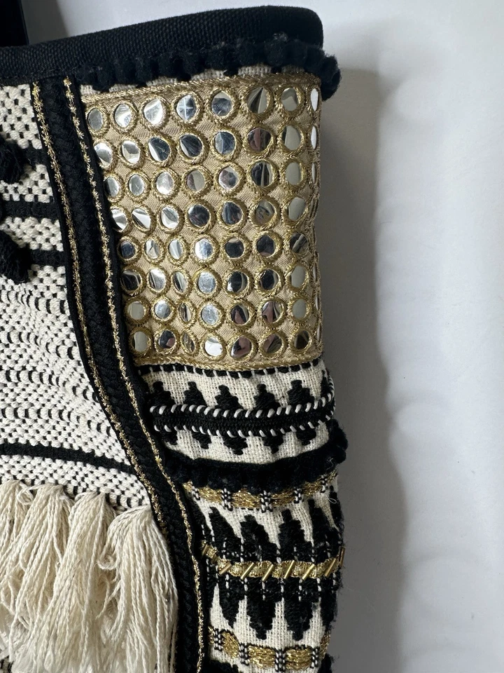 Bolso Hobo de Hombro Sam Edelman Blanco, Negro y Tostado con Flecos para Mujer Boho Hippie Usado en Excelente Condición Foto 3 de 4