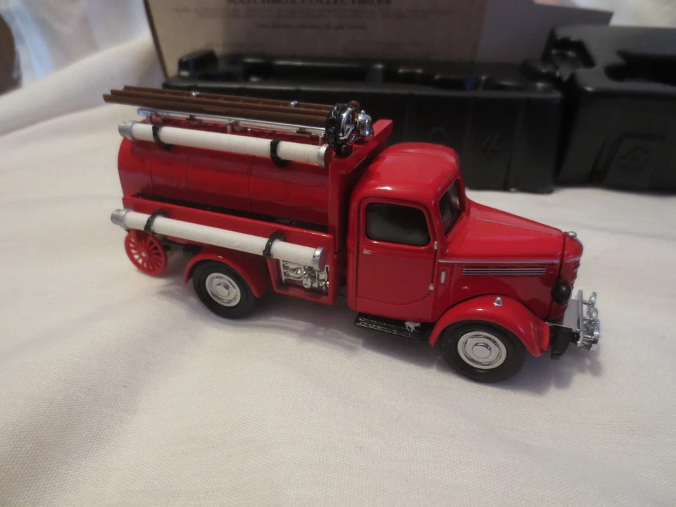 Camión de bomberos Bedford Tanker Matchbox 1939 - Modelos de antaño - YFE04 Foto 2 de 4
