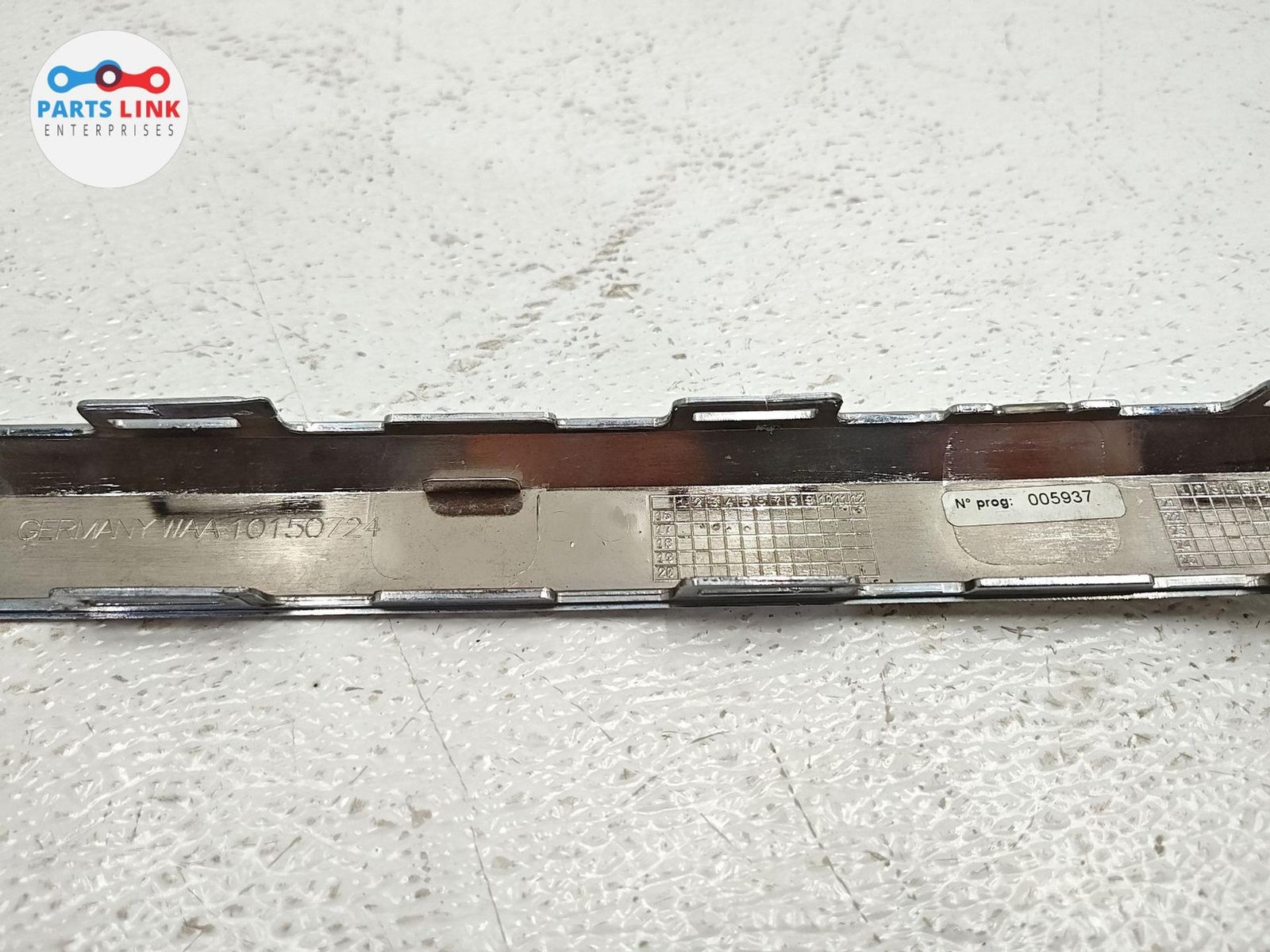 Bentley Bentayga Speed 2017-2020 Rear Center trim panel Chrome