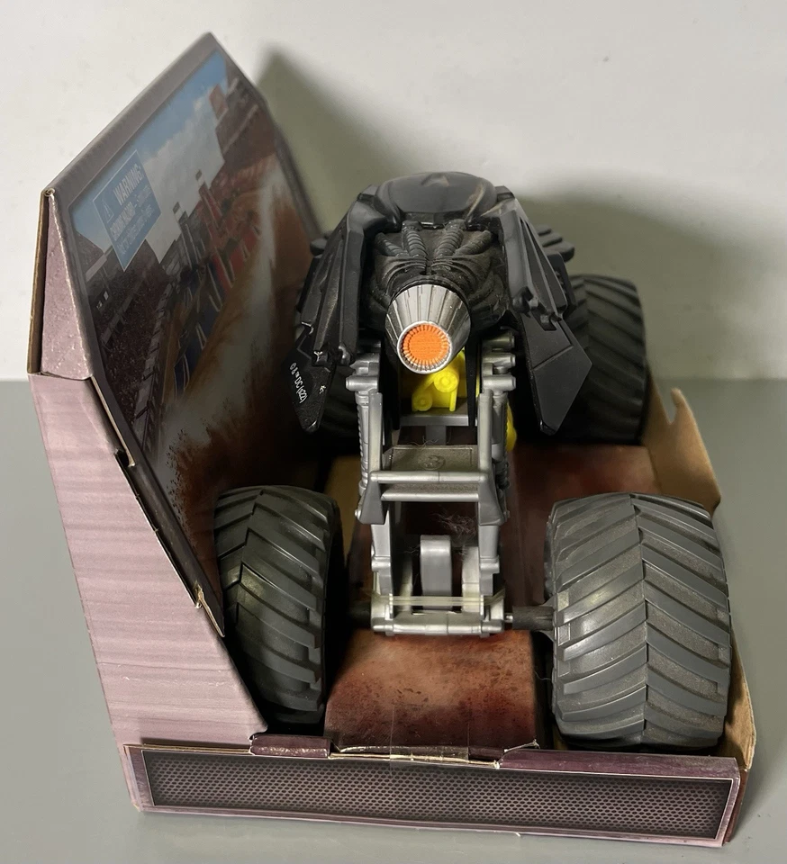 Monster Jam Batman Series 16 True Metal 1:24 Scale Spin Master Collectible NEW - Image 3 of 4