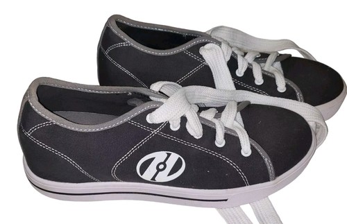 Heelys Mens Size 8 Sneakers Black White Canvas Roller Skate Wheels Low Top NWOT - Picture 2 of 14