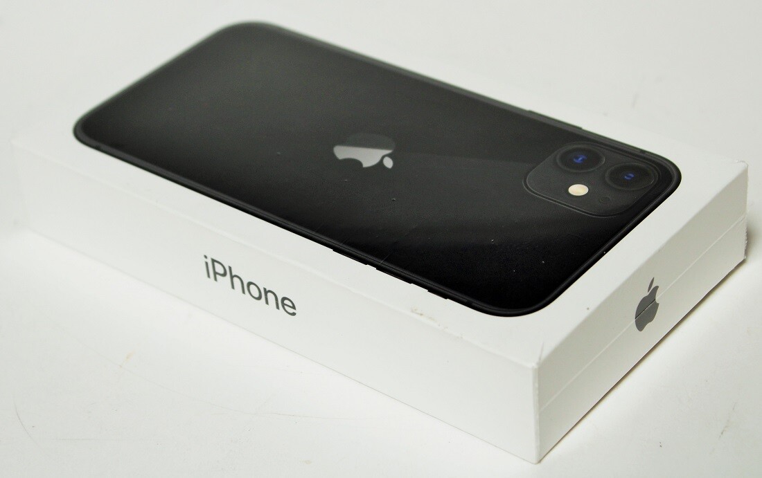 Apple iPhone 11 64gb A2111 Black Smartphone (AT&T Cricket