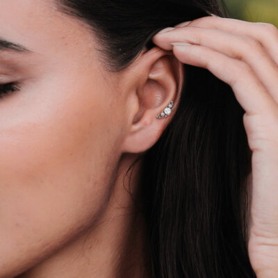 Implant Grade Titanium Internally Threaded W/3 CZ Clusters Labret Ear Cartilage 
