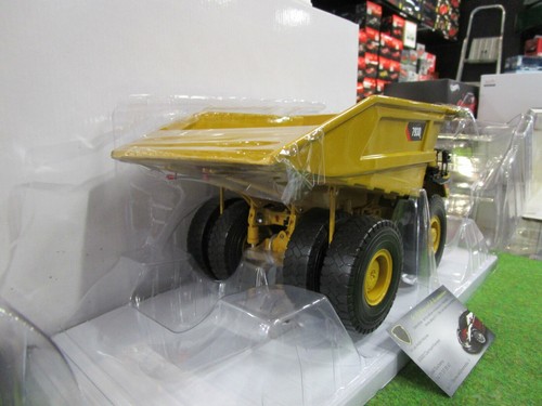 CATERPILLAR CAT 793D MINING TRUCK Tombereau de chantier TP au 1/50 NORSCOT 55174 - Imagen 3 de 4