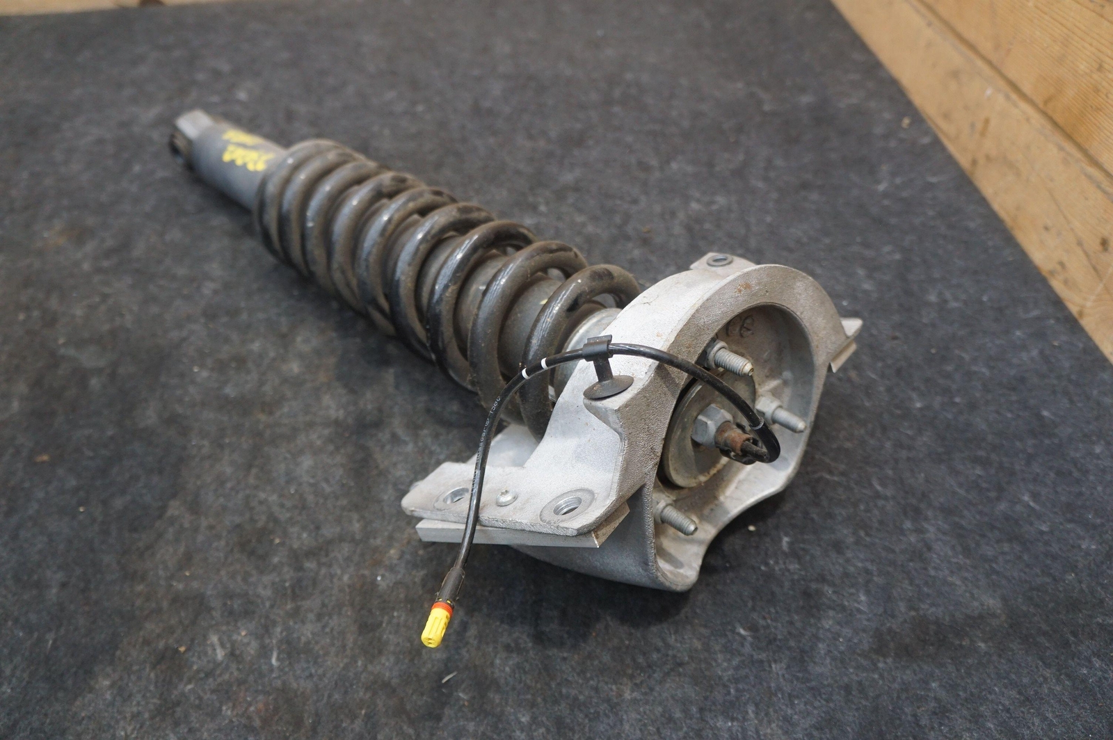 Rear Spring And Damper Assembly Ed23-18w002-ab Aston Martin V12 Vantage S 14-18
