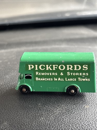 Vintage LESNEY MATCHBOX # 46 Pickford's Removal Van England, 1960s diecast