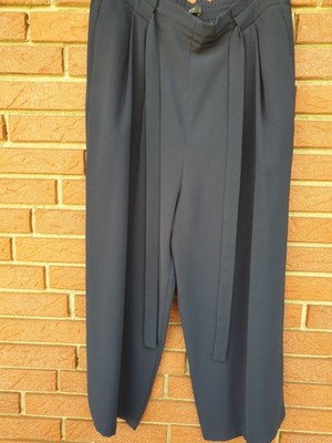 Hose ZARA BASIC L  3/4 blau, Gummizug, Gürtel zum Binden, seitl. Taschen