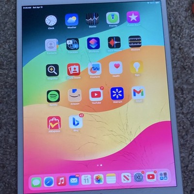 Apple iPad pro 10.5 inch 1st gen   2017. Please read description  