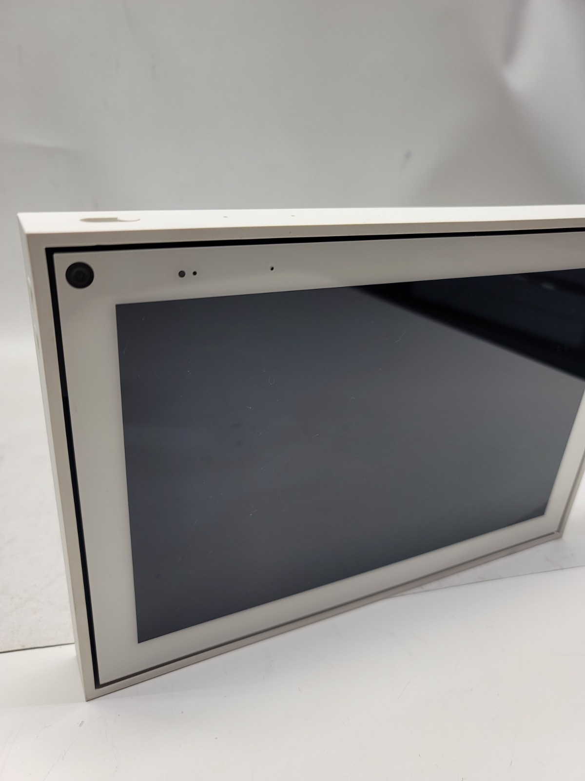 Meta Facebook Portal WD50JM Smart Video Speak Calling 10” Display White 2nd Gen 