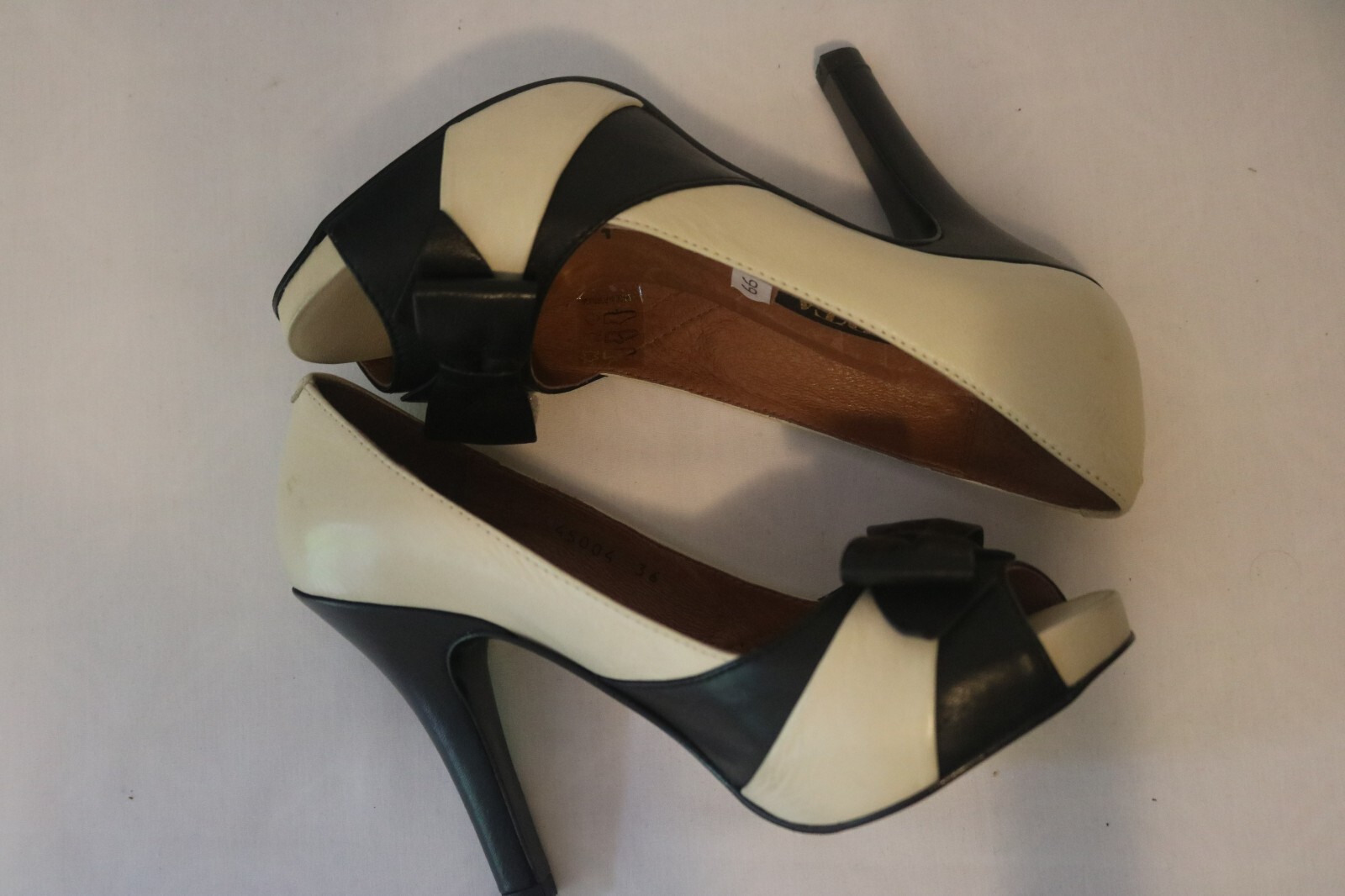 Marta Jonsson New with box. Vanila & Black slip on. UK4 £130 image 5