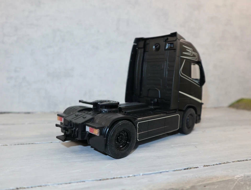 Siku 6731 1:32 Control VOLVO FH16 SZM schwarz Appsteuerung NEU in OVP (201493) - Bild 4 von 4