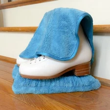 Deluxe Microfiber Ice Skate Blade Cover (Soaker) & Skate Wipe Care Kit