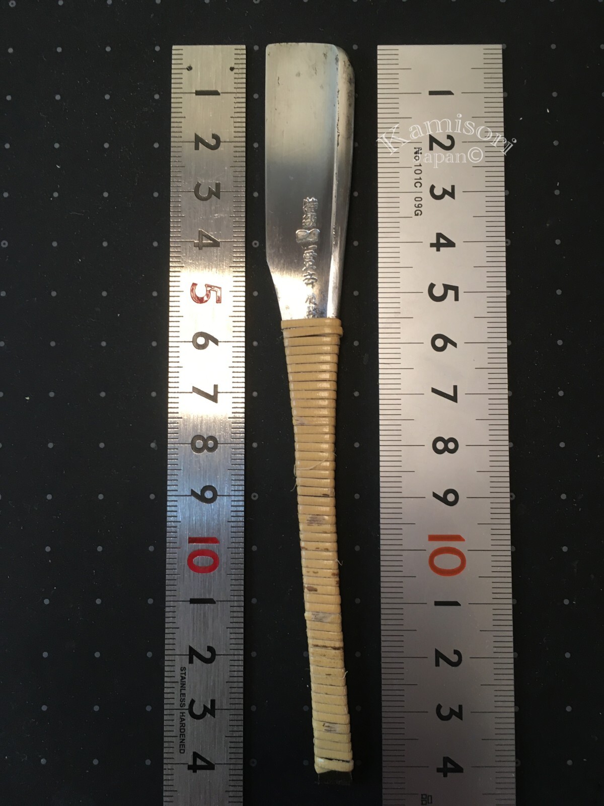 - special grade - Vintage Japan Razor blade "Ichikansai",rattan wrapped