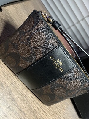 Coach Women's Brown Black Corner Zip Wristlet In Signature Canvas