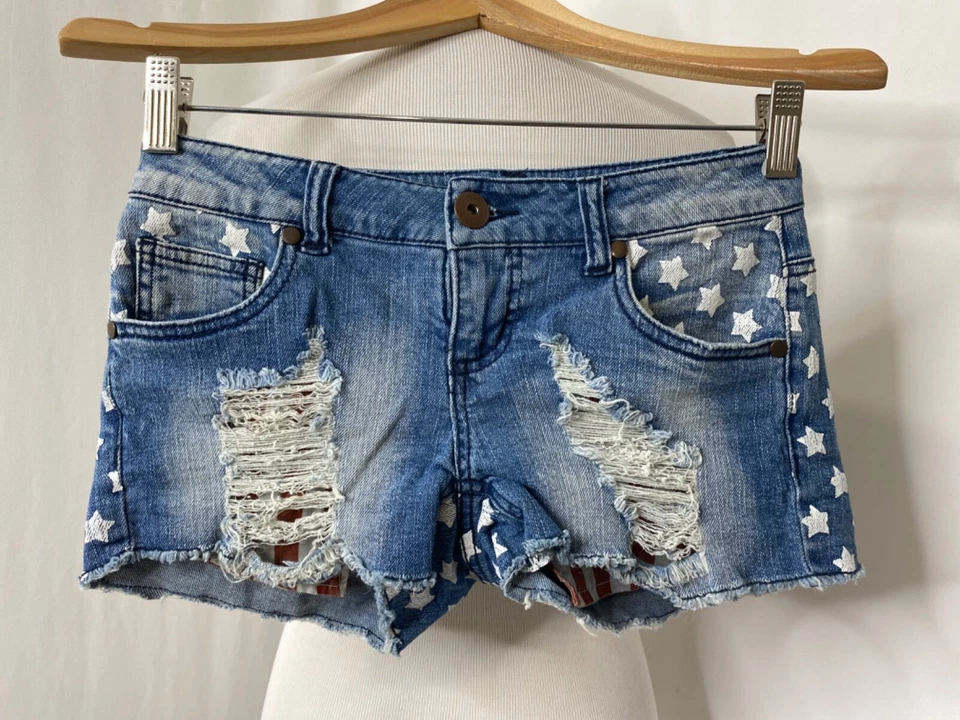 Juniors Size 1 Denim Shorts Xhilaration Blue Red and White Flag 5 Pocket - Image 3 of 4