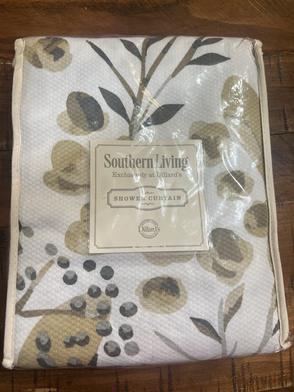 NWT Southern Living Jardin Hummus Shower Curtain