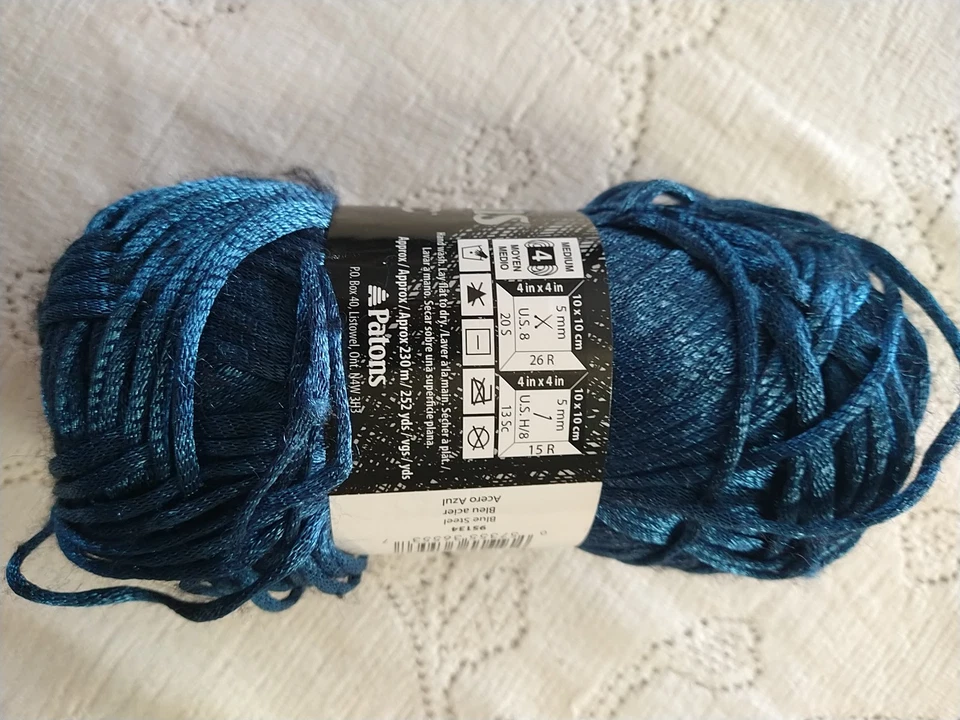 Hilo Patons Metálico Azul Acero 252 Yardas 63% Nylon 28% Acrílico 9% Lana Foto 2 de 4