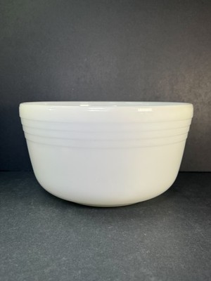 Vintage PYREX/Hamilton Beach #13 8.5'' Ribbed White Milk-Glass Mixing Bowl