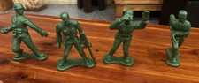 Lot of 7 Greenbrier International Large 4" Plastic Army Men Toy Soldiers