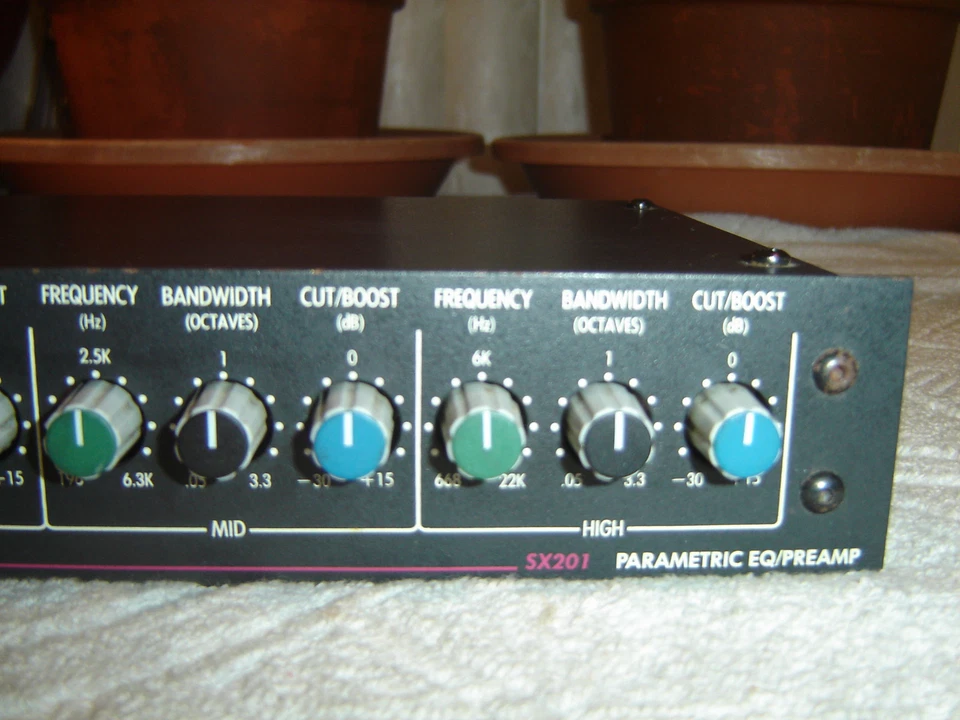 Symetrix SX201, Parametric Equalizer / Preamp, Eq, Unit - Image 3 of 4