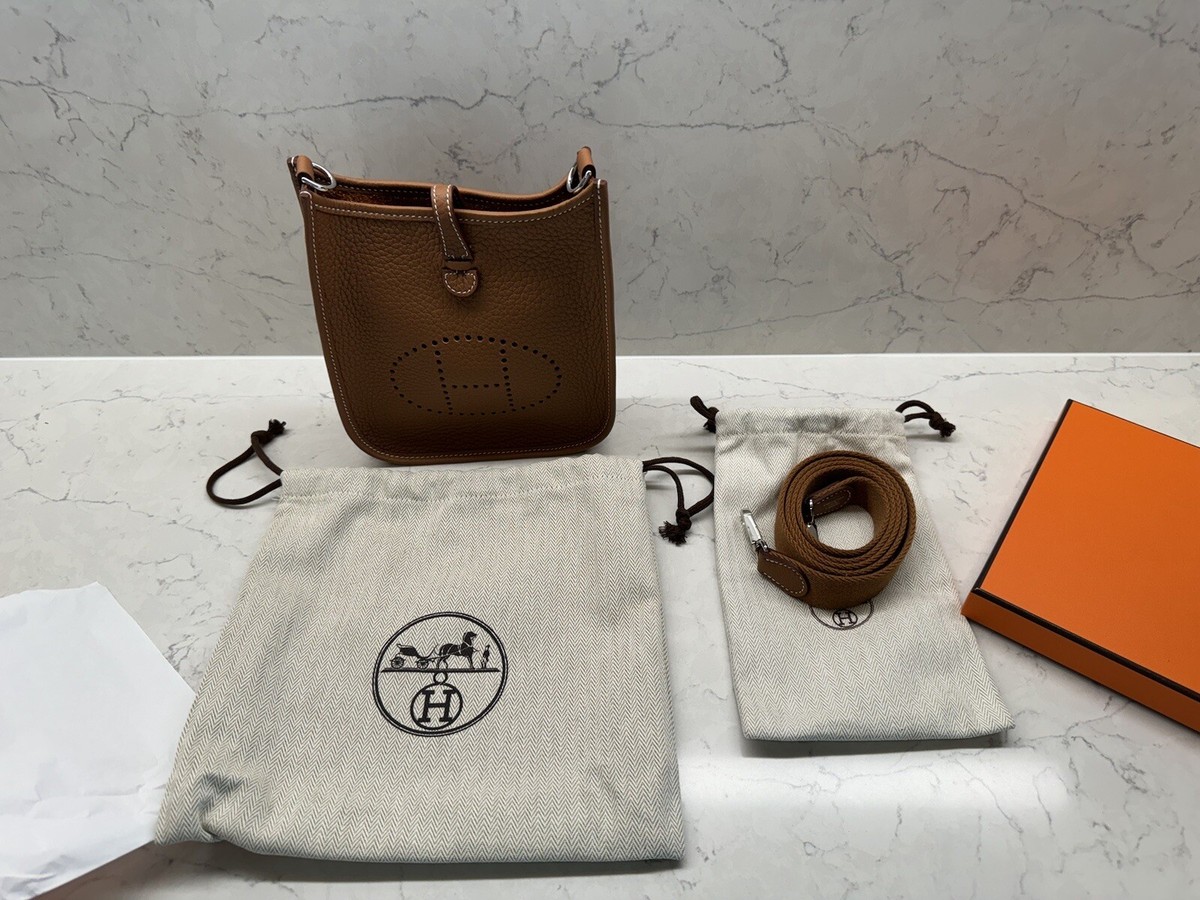 HERMES Mini Evelyne 16 Amazone Clemence Bulls C Gold Taurillon