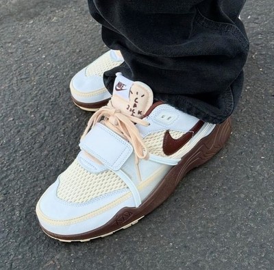 Nike Zoom Field Jaxx Travis Scott 'Light Chocolate' HQ3073-100-36- Uni- Size 4