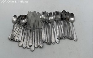 Oneida Hammered Stainless Steel Flatware Lot 27 Piece Assorted Knives Forks