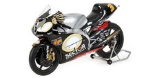 Minichamps 122020003 APRILIA RSV250 MS MARCO MELANDRI WORLD CHAMPION GP 2002