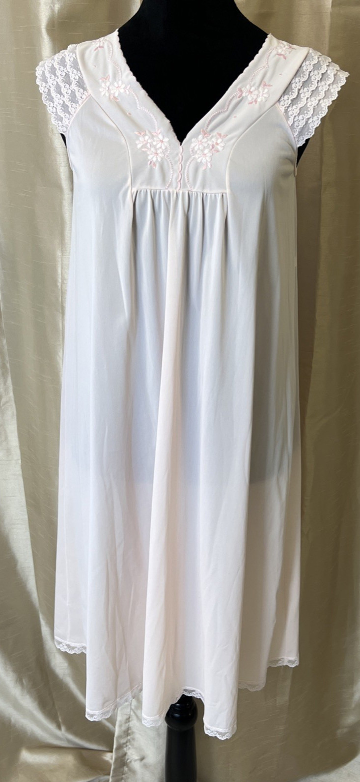 Vtg SHADOWLINE Short Nightgown Small Petite Pink Lace Short Sleeve Lace