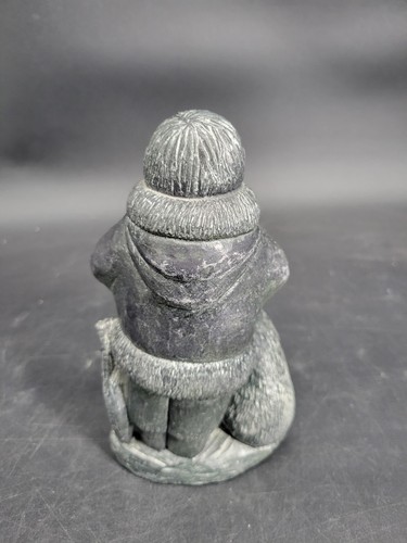 Vintage Wolf Original Canada Soapstone Hand Carved Inuit Man w/ Dogs Sculpture - Picture 17 of 24