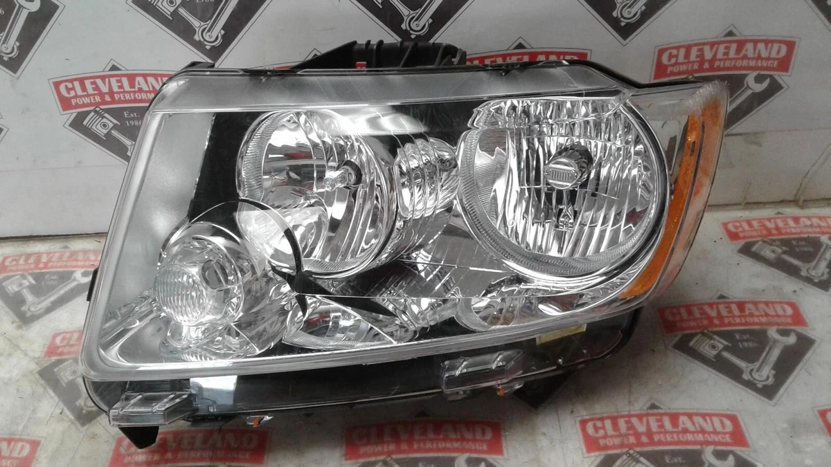 2011-2013 Jeep Grand Cherokee OEM Left Driver Headlight Lamp 