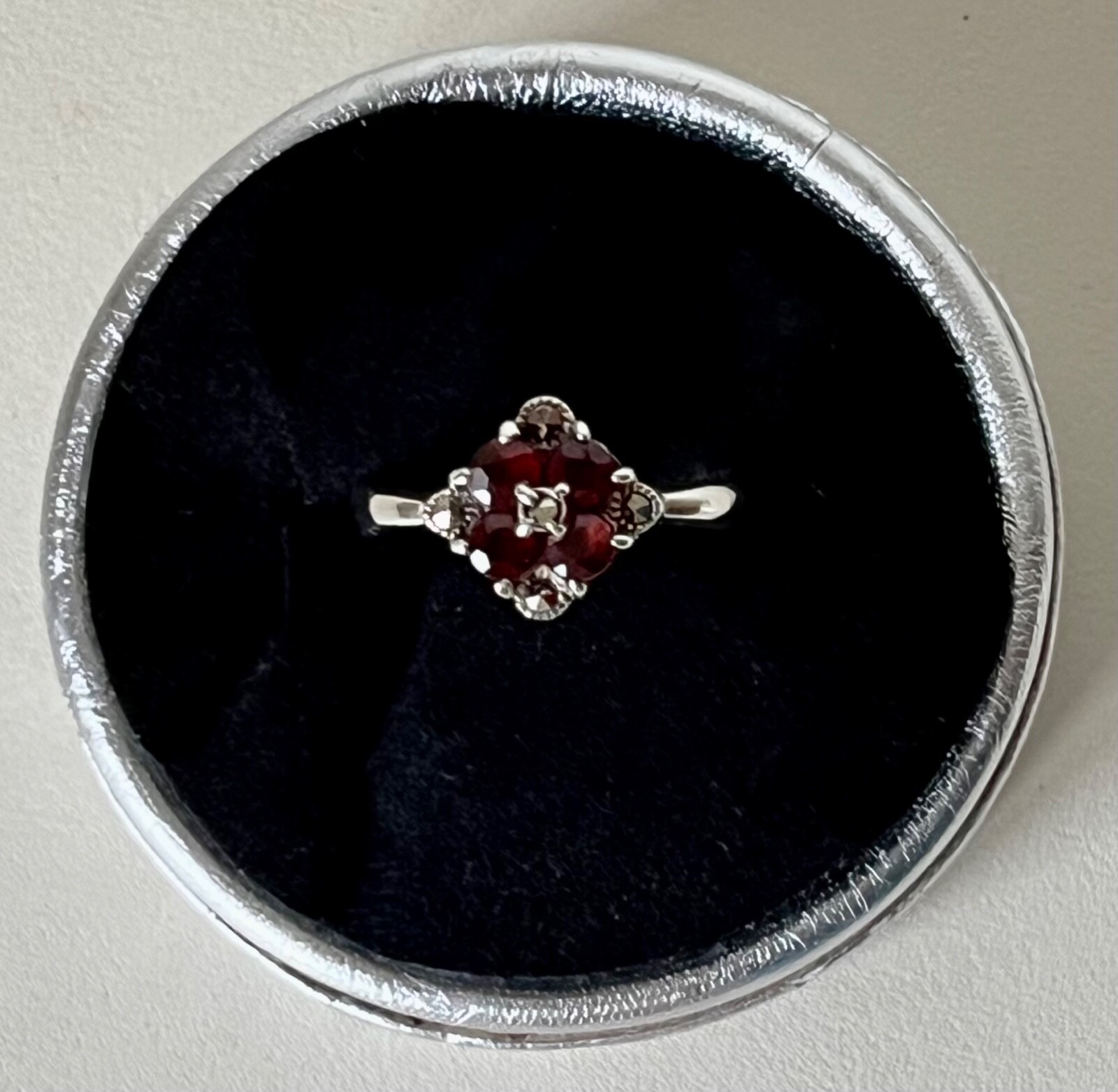 GARNET & SOLID STERLING SILVER RING Size L Semi p… - image 3