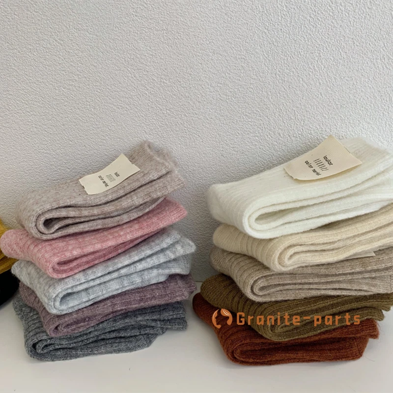 5 Pairs Wool Thick Knit Cozy Women Design Crew Casual Color Fuzzy Warm Socks 5-9
Opens in a new wind
