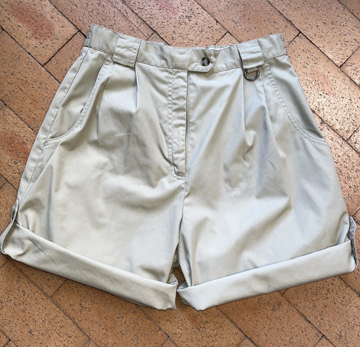 Tilley Endurables Womens Shorts Khaki Safari Hiking Adjustable Size 8-10  Vintage