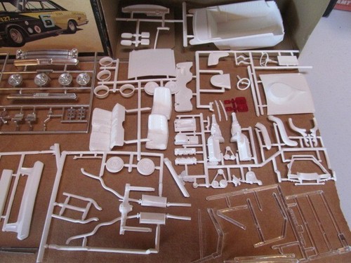 1966 Ford Galaxie 3n1 annual model kit AMT 6126 unbuilt - Picture 3 of 12