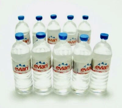 SOON 8x Casa delle Bambole Miniatura Scala 1:12 Evian Bottiglie Acqua Bevande Resina Accessorio