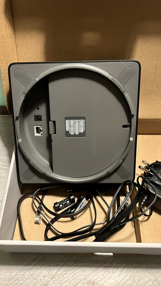 Verizon Wireless 4G LTE Network Extender ASKSFE116 Cellular Signal