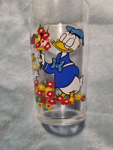 Set of 4 very rare vintage Disney Donald Duck drinks glasses - Picture 4 of 16