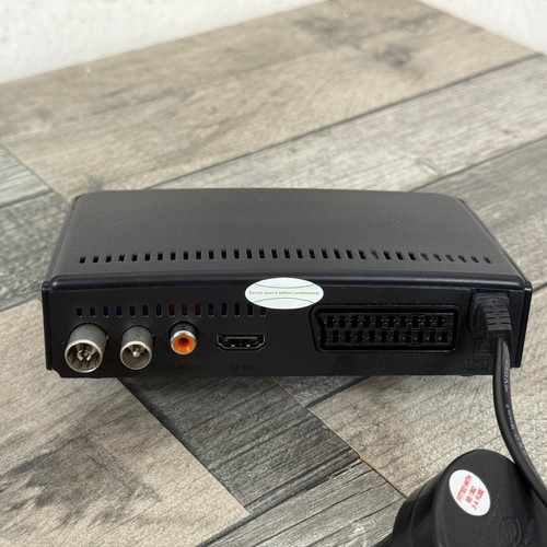 August DVB400 Freeview HD Box Dolby Audio HDMI SCART Small + Remote Cable - Picture 3 of 13