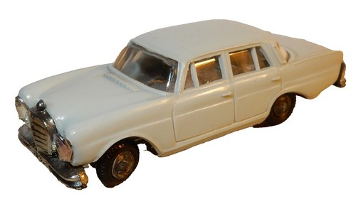Mercedes 500 E W124 1990 Norev 1/18 – Modèle Réduit Bleu, Neuf, Collection KidBX