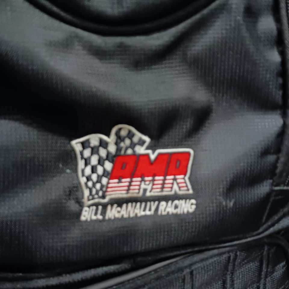 Mochila negra emitida por Bill McAnally Racing Team OGIO NASCAR Eckes Dye Ankrum Foto 2 de 4