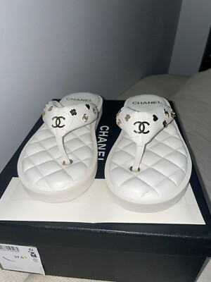 AUTH CHANEL 23S WHITE Quilted PADDED POOL THONG SANDALS SIZE AUTH CHANEL 23S WHITE Quilted PADDED POOL THONG SANDALS SIZE