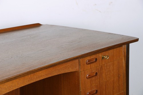 Large Danish Teak Desk, Double Sided, by Svend Aage Madsen for H. P Hansen - Picture 7 of 19