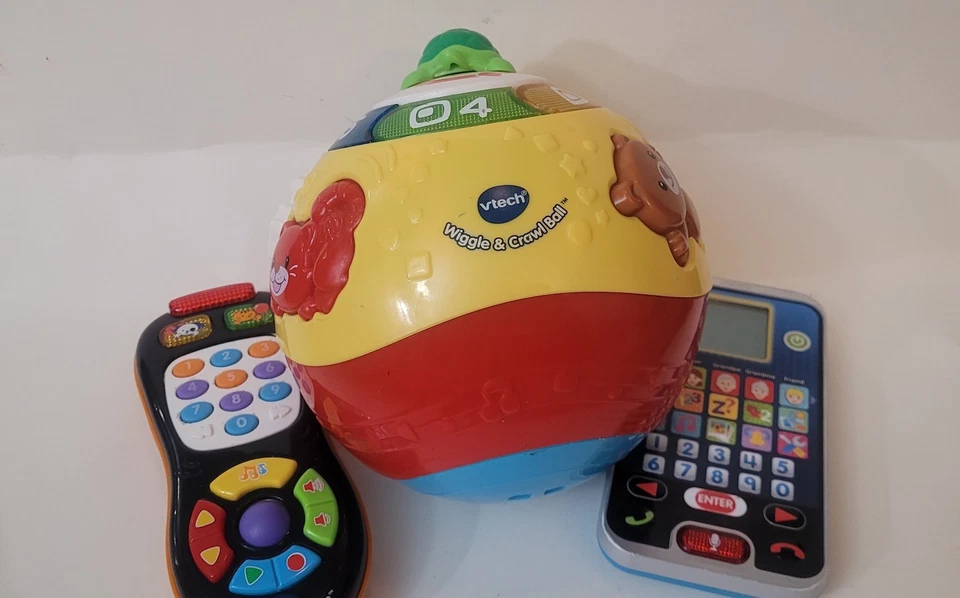 Lote de juguetes de desarrollo vTech mover y rastrear, hacer clic y contar, llamar y chatear Foto 2 de 4