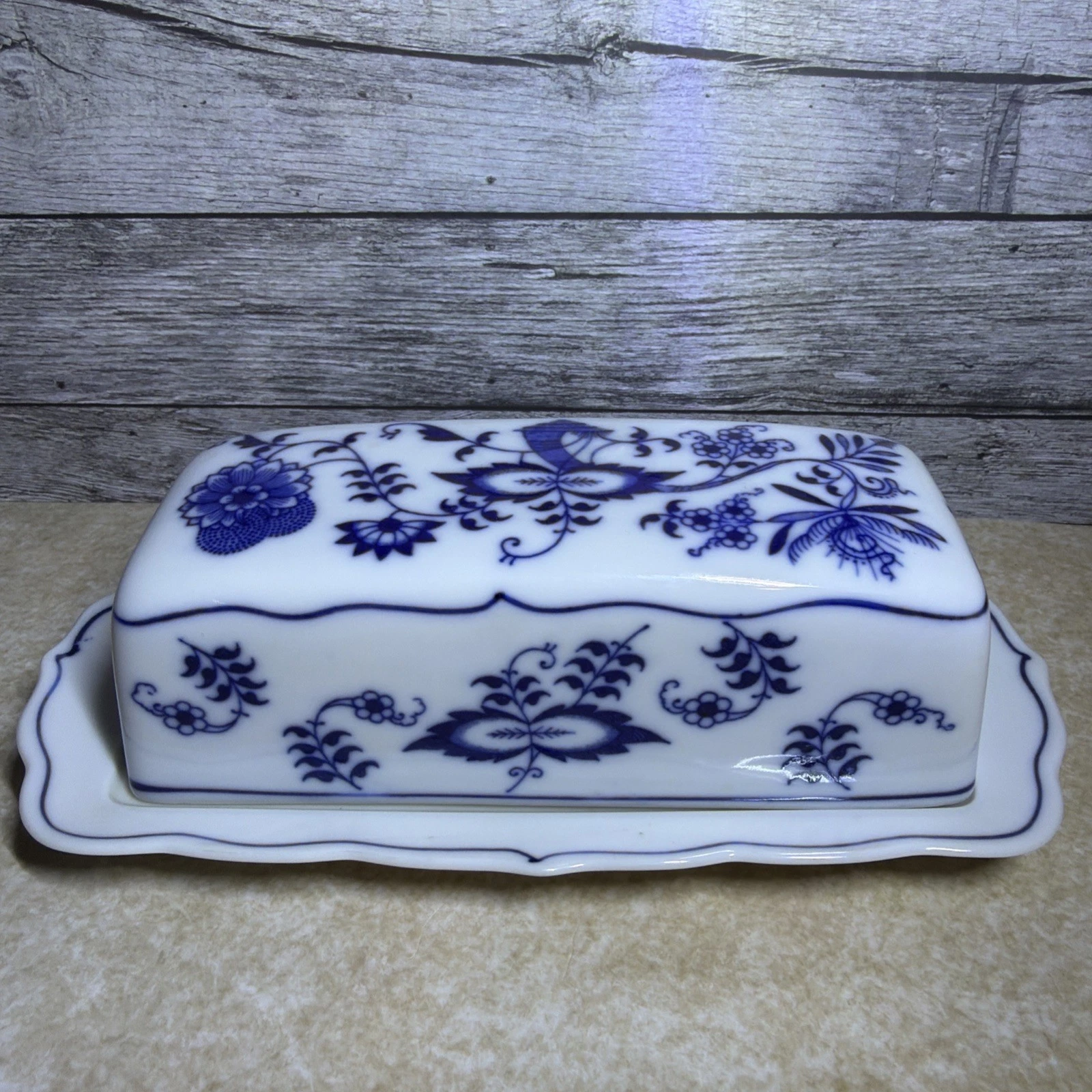Blue Danube Blue Onion Porcelain Butter Dish & Lid Japan - ONE CHIP but EUC VTG
Opens in a new windo