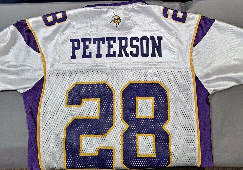 Reebok Minnesota Vikings Adrian Peterson #28 White Mesh Jersey Women’s Medium - Image 4 of 4