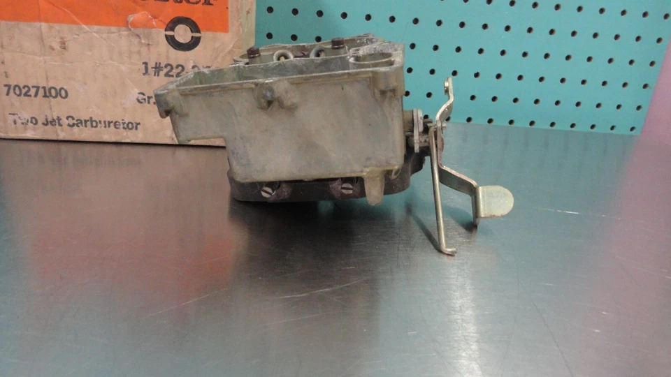 Carrocería de carburador de dos chorro Rochester 1963-1967 OEM RP camioneta Chevy GMC 7027100 8597 Foto 3 de 4
